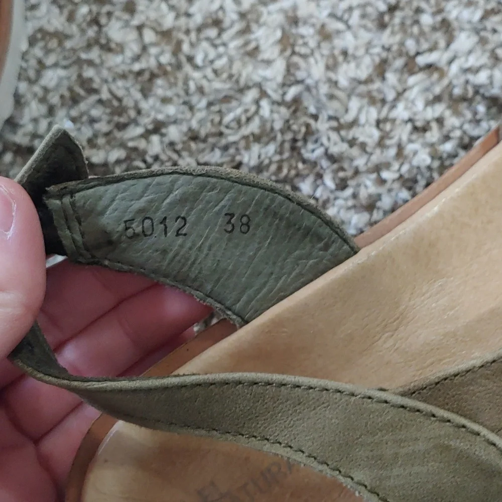 El Naturalista Olive Green Low Heel Women's Sandals Size 38